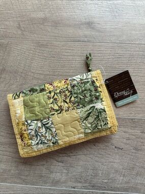 Yellow Green Quilted Bees Flowers Wallet
